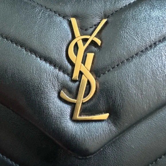 SOLD!! YSL Saint Laurent TOY LOULOU BAG LEATHER with gold hardware. - Picture 3 of 7